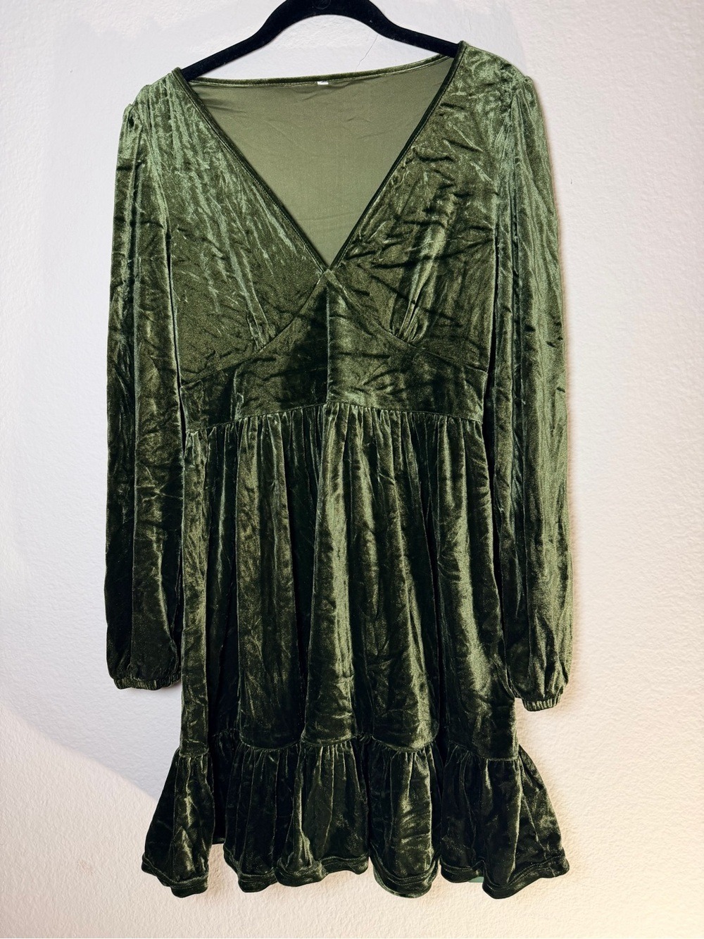 NWT Halara Velvet Mini Chill Dress Olive Green Deep V Ruffle Hem M - Picture 6 of 8